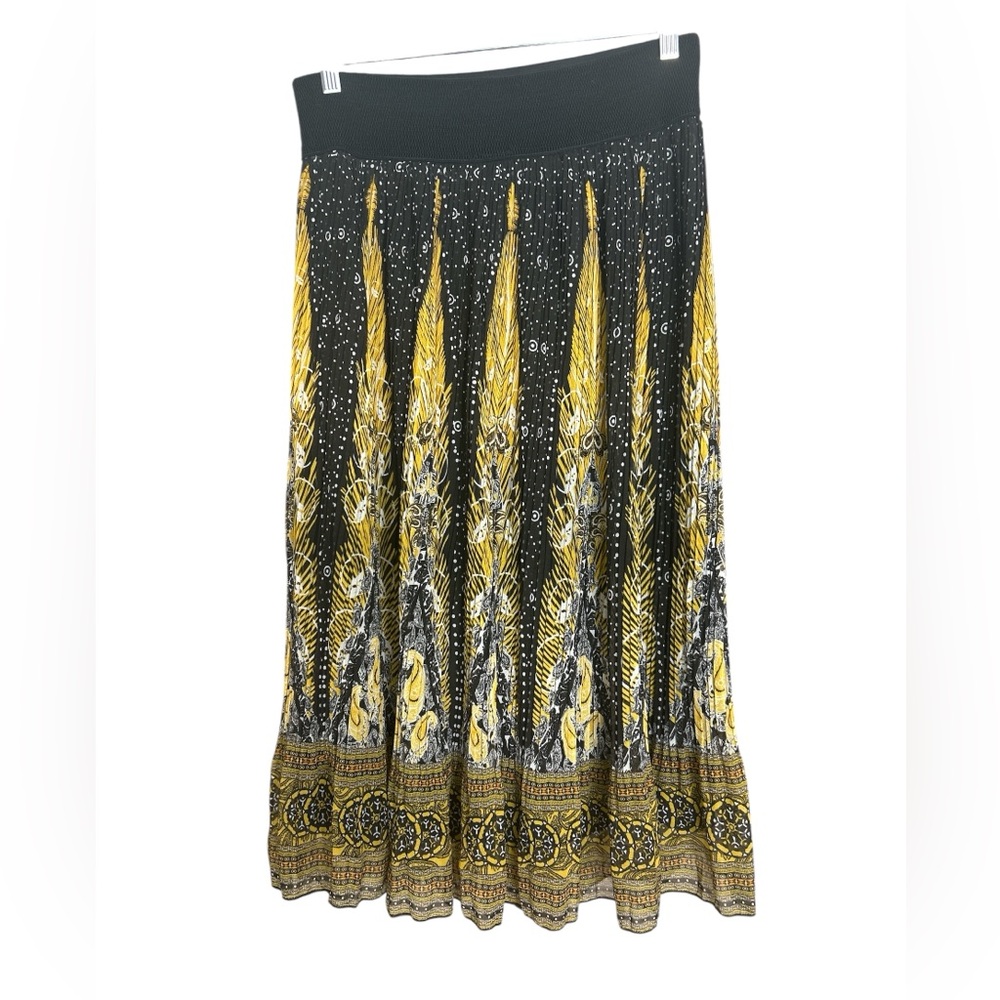 Metro Wear Black and Yellow Maxi Skirt.Elastic waist.